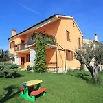 In Fa Ana With Garden & Terrace Apartment
