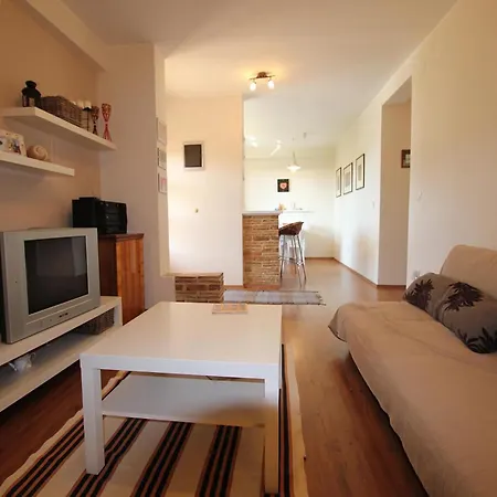 Apartment In Fa Ana With Garden & Terrace *